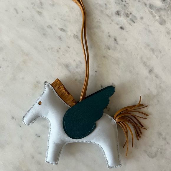 ❌SOLD❌ Hermes Rodeo MM Pegase - Picture 2 of 5